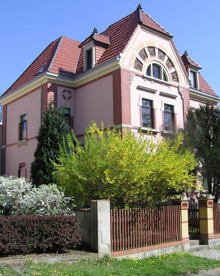 Ferienwohnung Und Pension "Zur Aue" Konigsbruck Exterior foto
